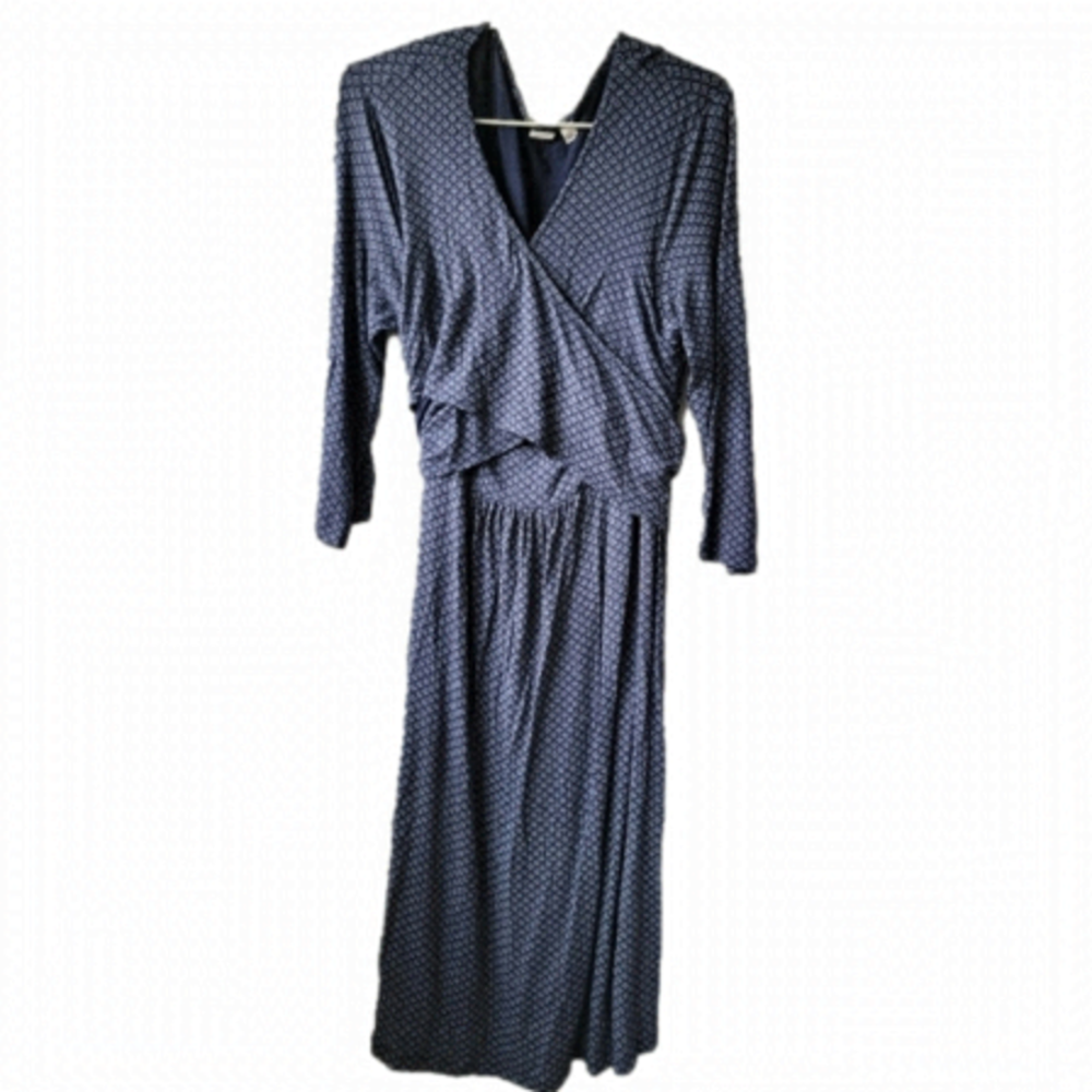𝅺gap Maternity Nacy Blue 3/4 sleeve wrap dress with white hearts